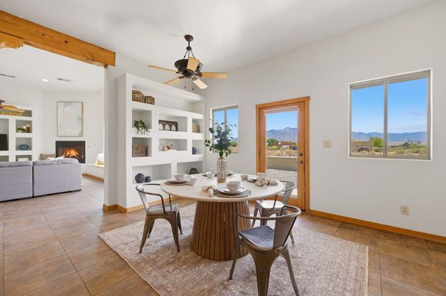 957 Camino Sin Pasada, Corrales, NM 87048