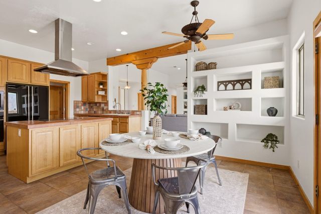 957 Camino Sin Pasada, Corrales, NM 87048
