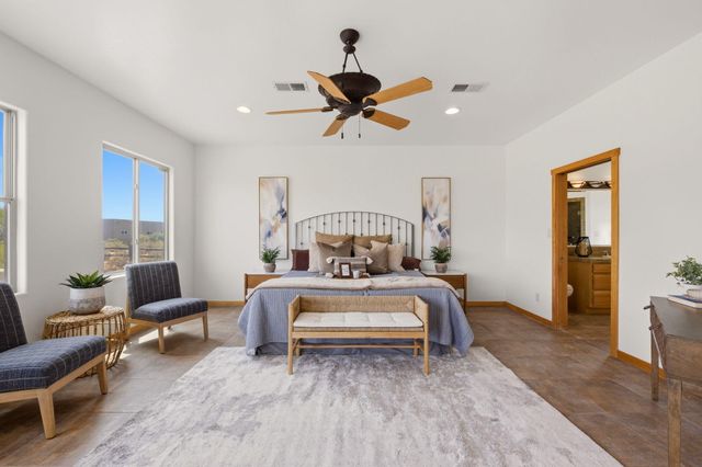 957 Camino Sin Pasada, Corrales, NM 87048