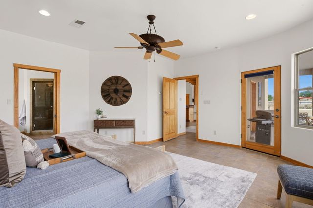 957 Camino Sin Pasada, Corrales, NM 87048