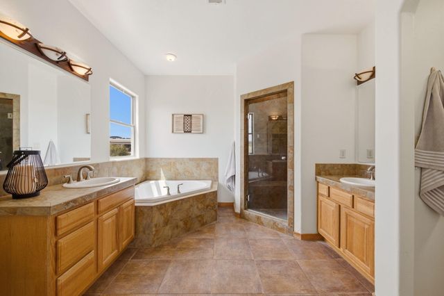 957 Camino Sin Pasada, Corrales, NM 87048