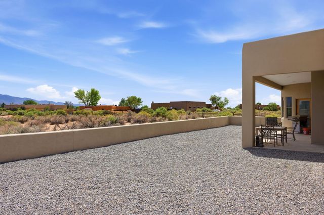 957 Camino Sin Pasada, Corrales, NM 87048