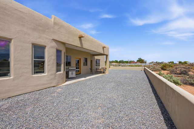957 Camino Sin Pasada, Corrales, NM 87048