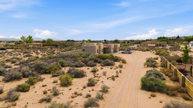957 Camino Sin Pasada, Corrales, NM 87048