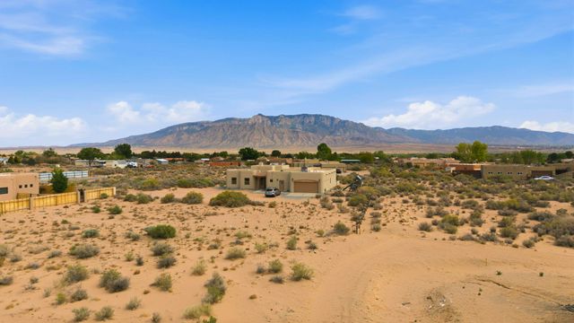 957 Camino Sin Pasada, Corrales, NM 87048