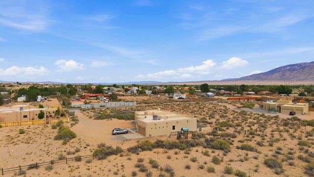 957 Camino Sin Pasada, Corrales, NM 87048