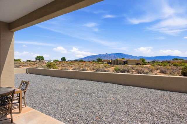957 Camino Sin Pasada, Corrales, NM 87048
