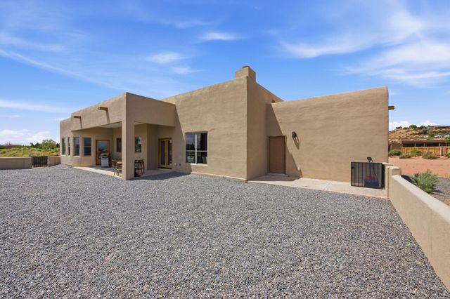 957 Camino Sin Pasada, Corrales, NM 87048