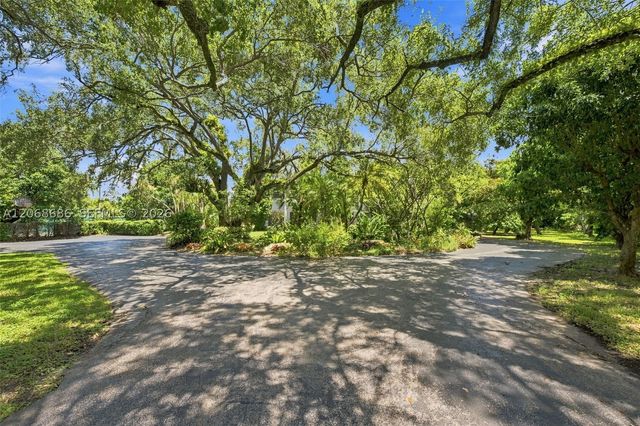 5885 SW 56th St, Miami, FL 33155
