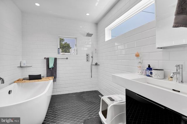 4008 MARLBORO PL NW, Washington, DC 20011