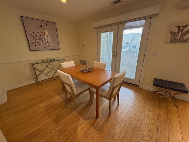 212 Abingdon Way, Atlanta, GA 30328