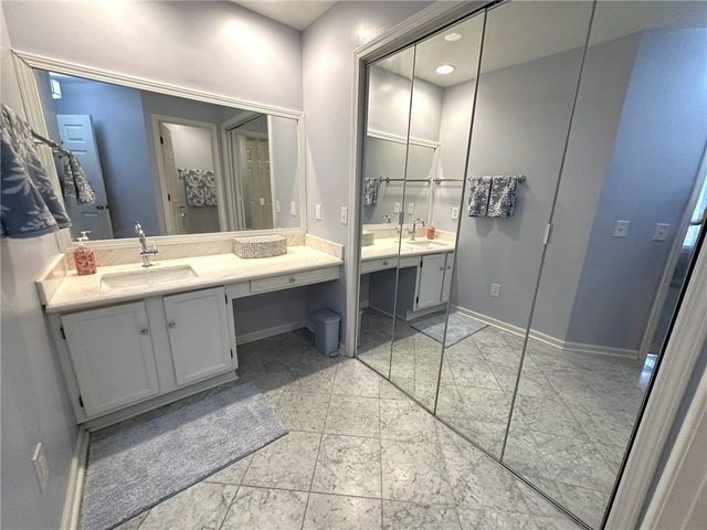 212 Abingdon Way, Atlanta, GA 30328