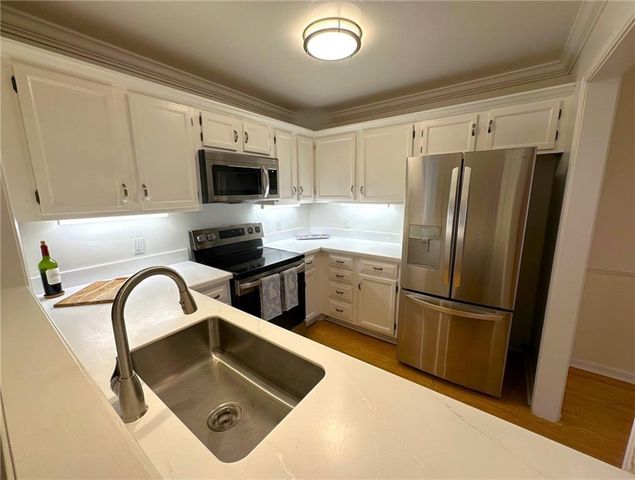 212 Abingdon Way, Atlanta, GA 30328