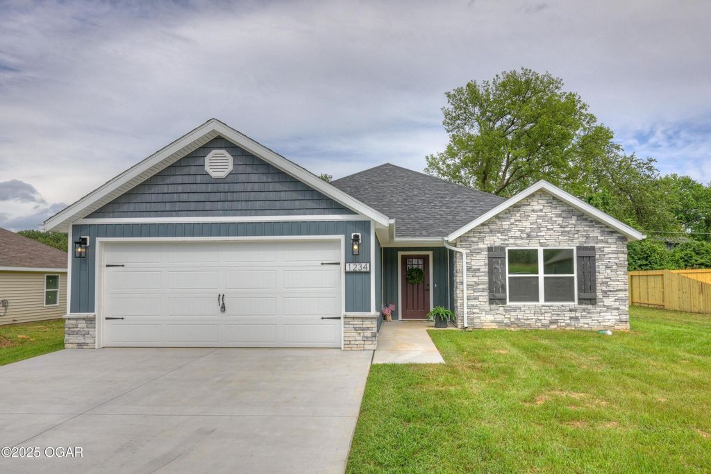 3118 Leah Lane, Joplin, MO 64804