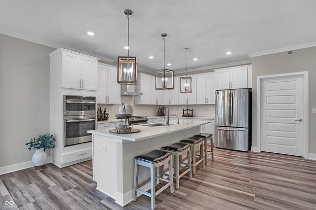 5280 Burnivale Lane, Avon, IN 46123