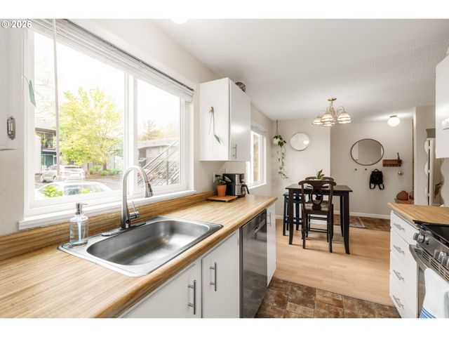 12608 Nw BARNES Rd 4, Portland, OR 97229