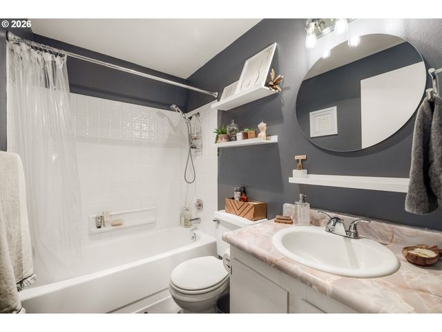 12608 Nw BARNES Rd 4, Portland, OR 97229