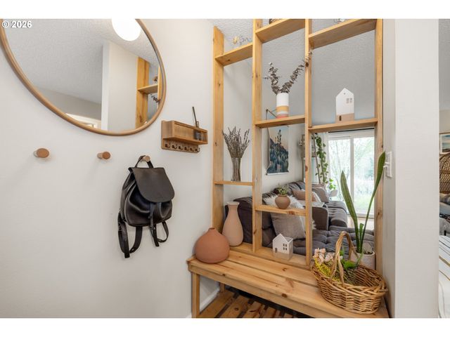 12608 Nw BARNES Rd 4, Portland, OR 97229