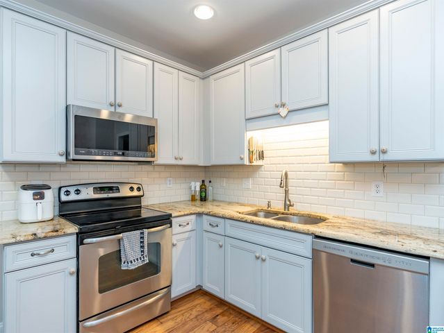 6256 BENT BROOK DRIVE, Bessemer, AL 35022