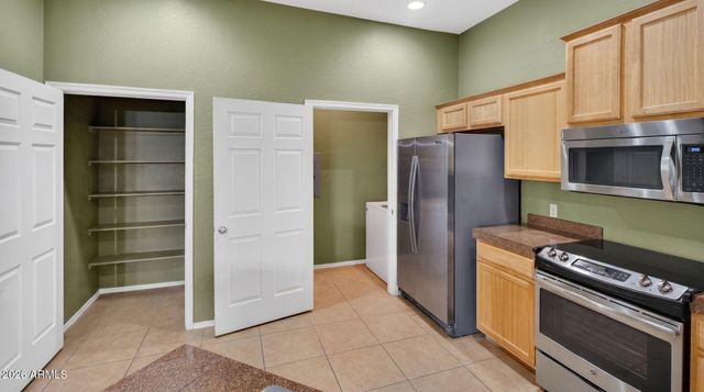 14575 W MOUNTAIN VIEW Boulevard 11217, Surprise, AZ 85374