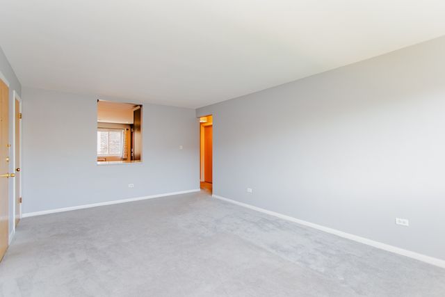 6827 W Raven Street 2L, Chicago, IL 60631
