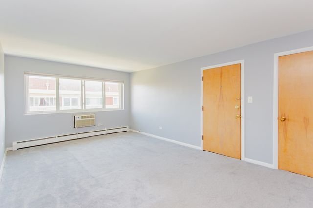 6827 W Raven Street 2L, Chicago, IL 60631