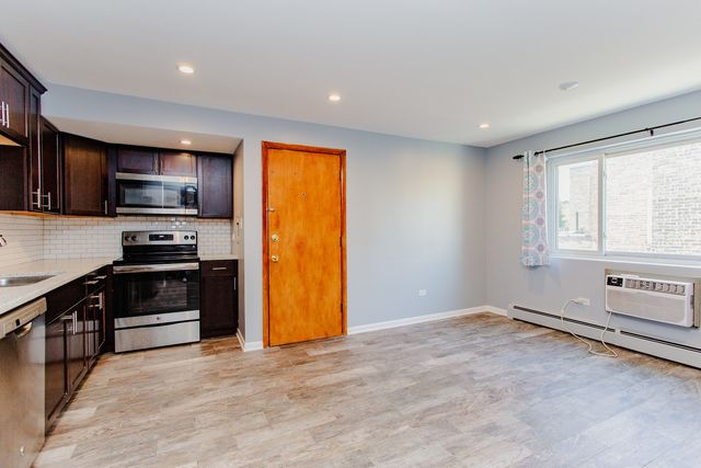 6827 W Raven Street 2L, Chicago, IL 60631