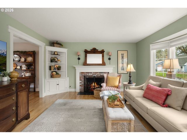 13705 Nw PETTYGROVE St, Portland, OR 97229