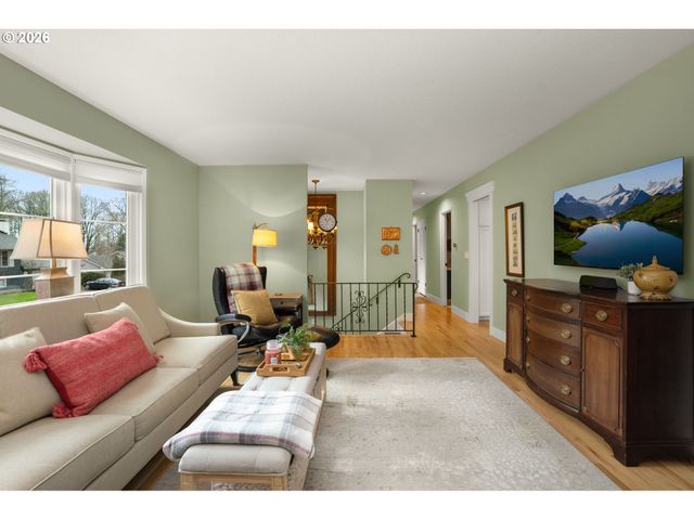 13705 Nw PETTYGROVE St, Portland, OR 97229