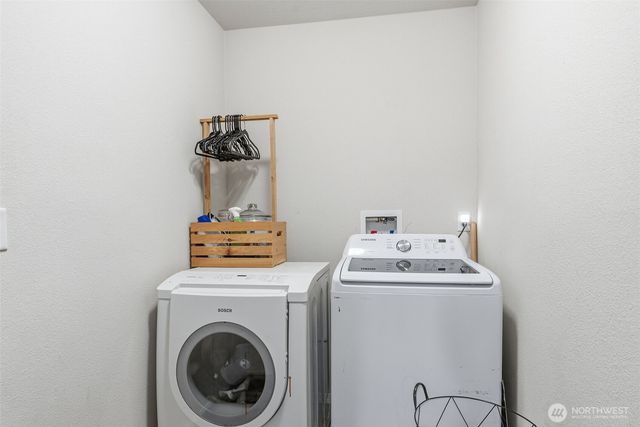 220 Songbird Lane, Longview, WA 98632