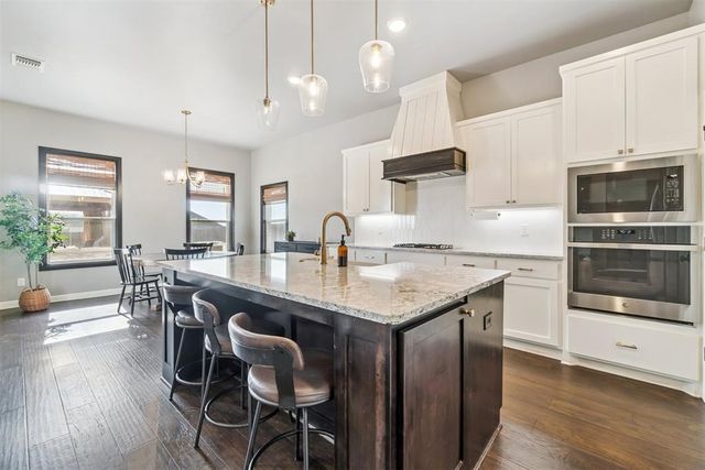 906 Mount Irving Way, Norman, OK 73071