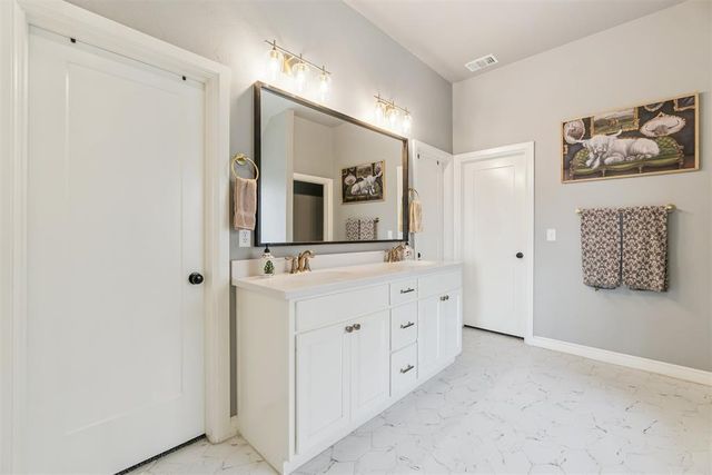 906 Mount Irving Way, Norman, OK 73071