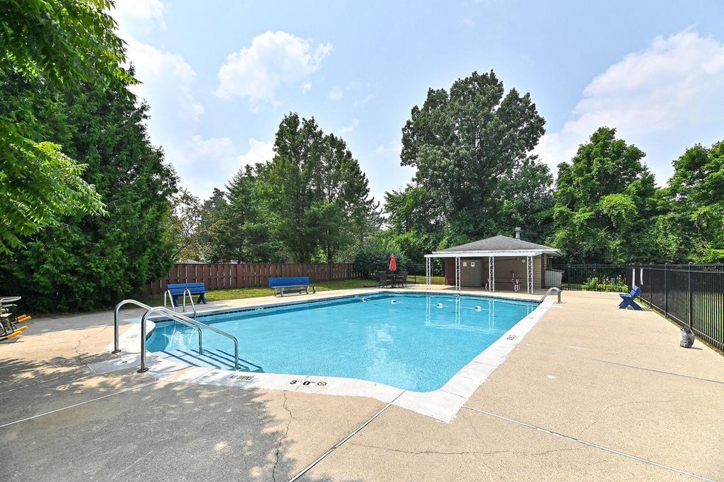 N84W15979 Menomonee AVENUE #103, Menomonee Falls, WI 53051