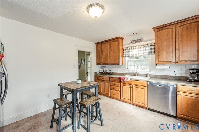 2901 New Kent Hwy, Quinton, VA 23141