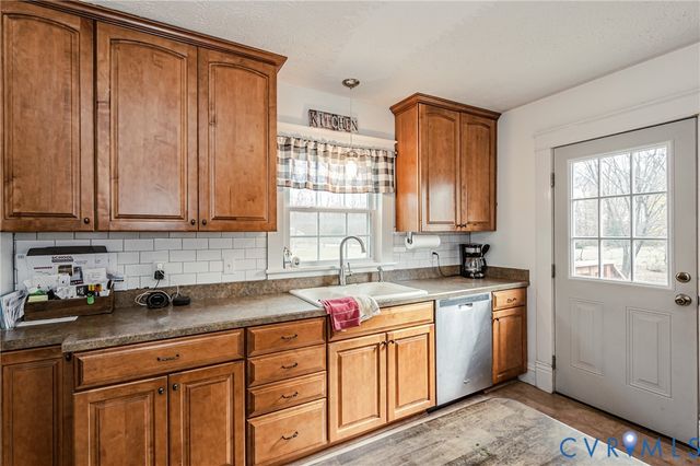 2901 New Kent Hwy, Quinton, VA 23141