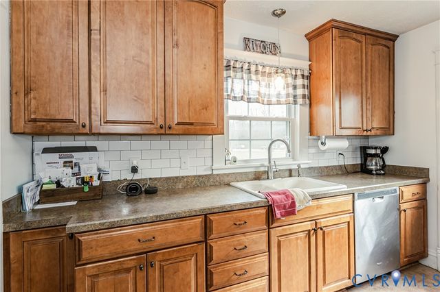 2901 New Kent Hwy, Quinton, VA 23141