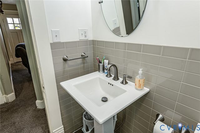 2901 New Kent Hwy, Quinton, VA 23141