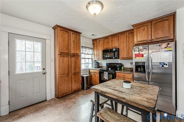 2901 New Kent Hwy, Quinton, VA 23141