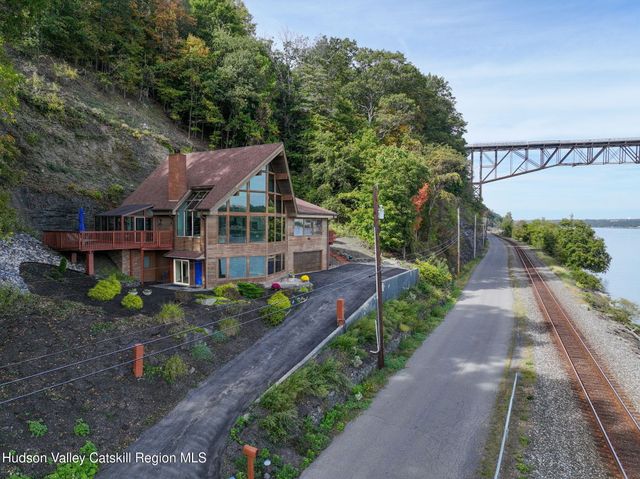 15 Oakes Road, Highland, NY 12528