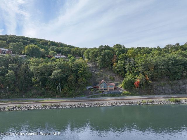 15 Oakes Road, Highland, NY 12528