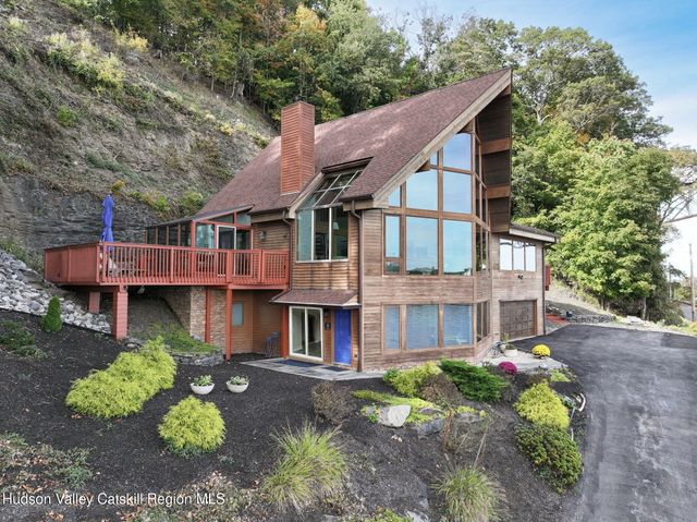 15 Oakes Road, Highland, NY 12528