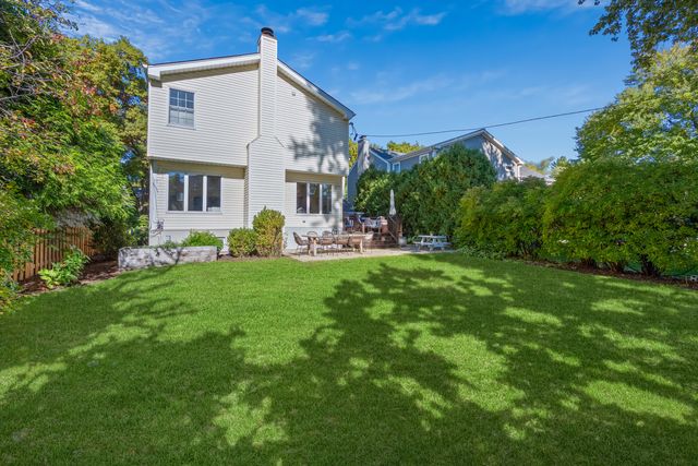 1923 Greenwood Avenue, Wilmette, IL 60091