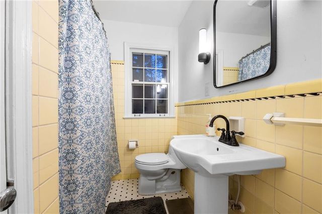 2058 Lyle Avenue, College Park, GA 30337