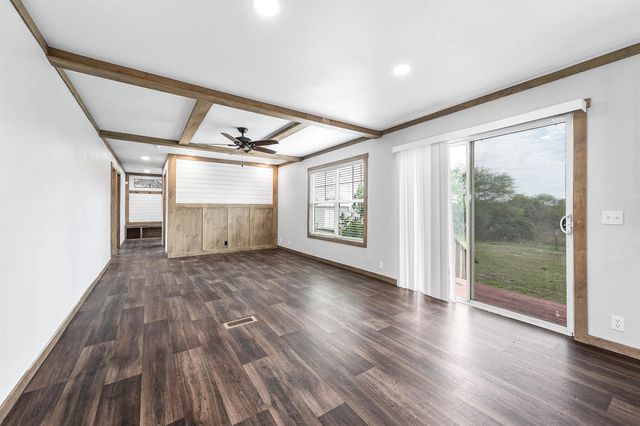 1005 County Road 643, Damon, TX 77430