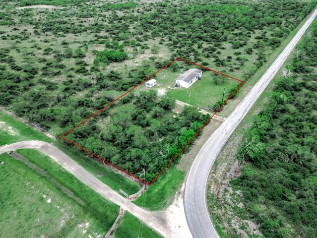 1005 County Road 643, Damon, TX 77430