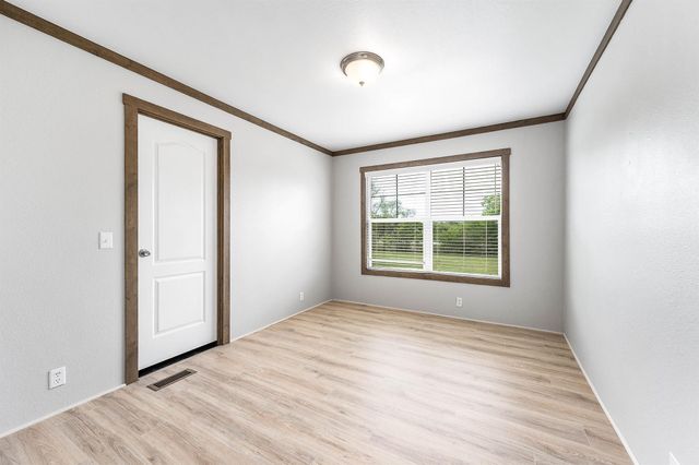 1005 County Road 643, Damon, TX 77430