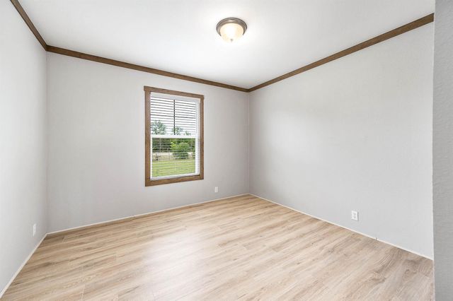 1005 County Road 643, Damon, TX 77430