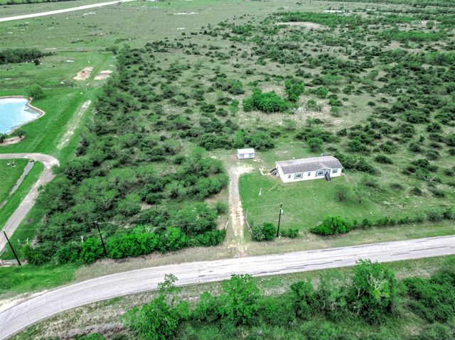 1005 County Road 643, Damon, TX 77430