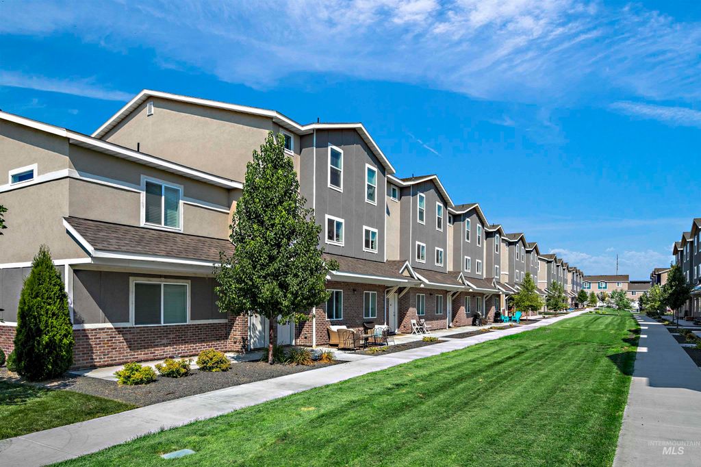 3710 N Centerpointe Way, Meridian, ID 83646 photo 1