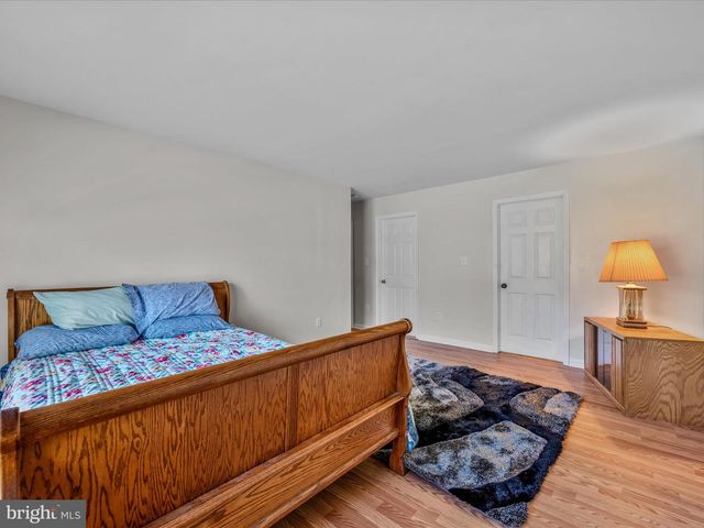 84 NEW HOPE RD, Berkeley Springs, WV 25411